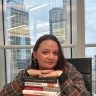  «Книжный клуб — это мой источник вдохновения». Как Полина Тайц успевает и работать, и создавать украшения, и объединять людей с помощью литературы