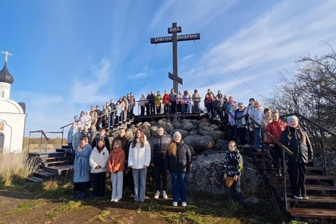 Школьники Псковской области записали видеопослания защитникам у Поклонного креста в Изборске Школьники Псковской области записали видеопослания защитникам у Поклонного креста в Изборске