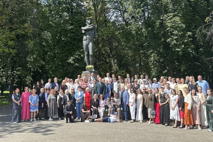 Волковский театр в Ярославле отметил 276-летие Волковский театр в Ярославле отметил 276-летие