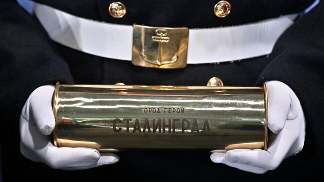 Бочаров поблагодарил Путина за присвоение ледоколу имени "Сталинград" Бочаров поблагодарил Путина за присвоение ледоколу имени "Сталинград"