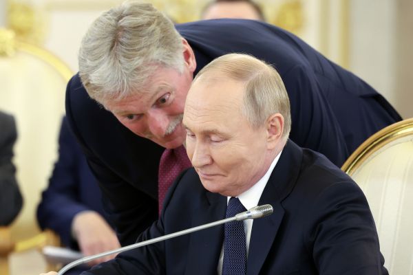 Песков: Дата прямой линии Путина пока не определена Песков: Дата прямой линии Путина пока не определена