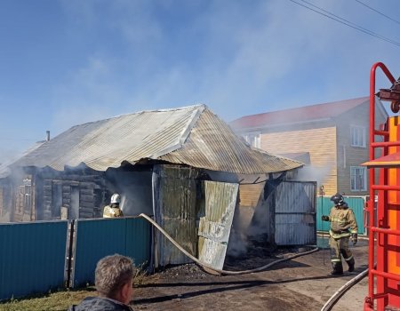 Пыталась тушить баню сама: в Башкирии женщина получила ожоги обеих рук