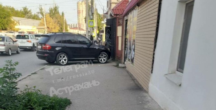 В Астрахани полицейские вычислили и наказали «Бога парковки»