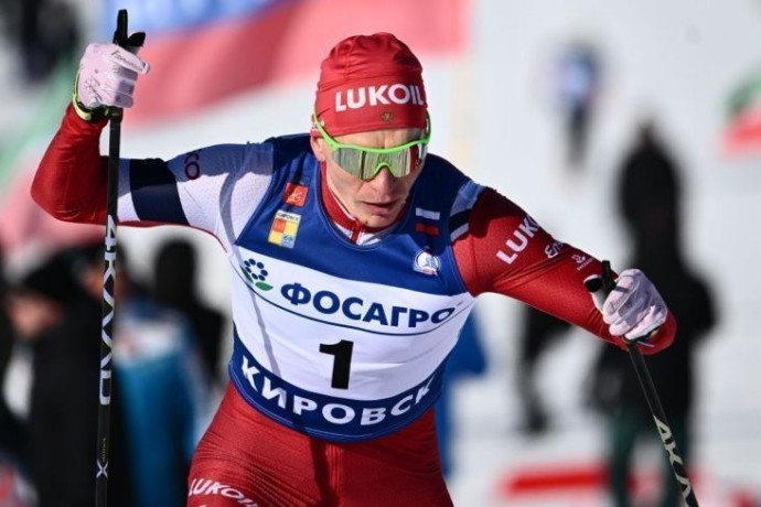 Горбунов выиграл спринт на этапе Кубка России в Сыктывкаре, Большунов вылетел в четвертьфинале