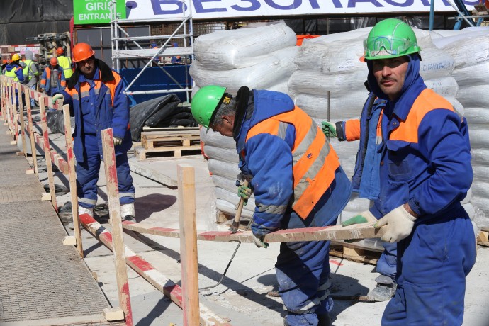 Оргнабор трудовых мигрантов хотят начать в России в 2027 году Оргнабор трудовых мигрантов хотят начать в России в 2027 году