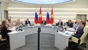 Дмитрий Чернышенко провёл рабочую встречу с вице-премьером Вьетнама Чан Хонг Ха