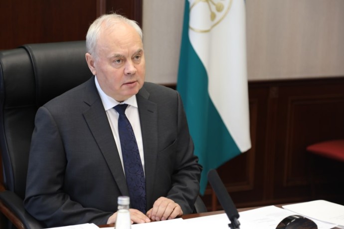 Константин Толкачёв пожелал жителям Башкирии встретить 2026 год в с семьёй