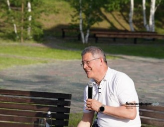 Глава Башкирии ответил на вопросы преподавателей основ безопасности
