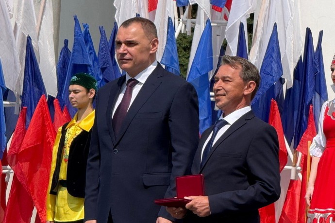 В День России Глава Марий Эл вручил награды и звания