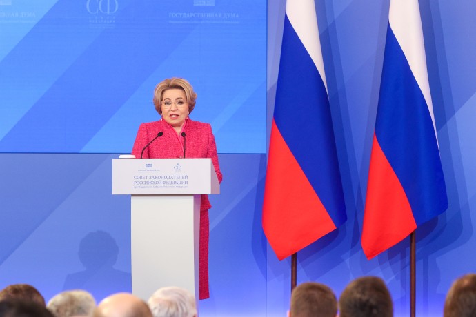 Матвиенко призвала региональные власти строить жильё в малых городах и посёлках