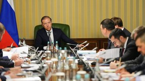 Денис Мантуров провёл совещание по развитию отрасли редкоземельных металлов