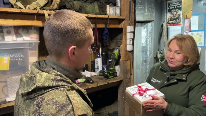 Ярославский боец получил новогодний привет от жены и двух дочек Ярославский боец получил новогодний привет от жены и двух дочек