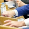 Депутаты рассмотрят запрет торговли табаком на остановках