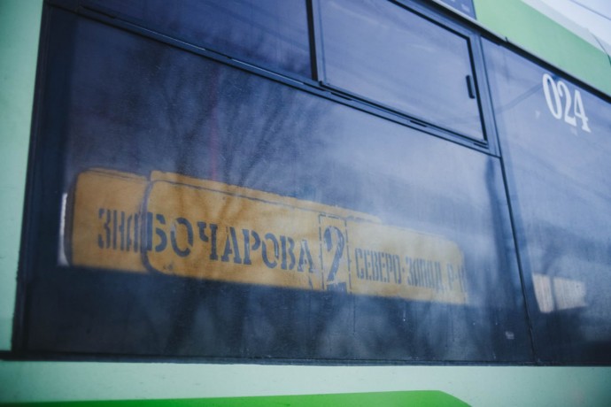 В Курске пожилая пассажирка получила травмы, упав в троллейбусе
