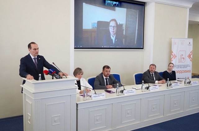 «Через 20-30 лет вы будете управлять нашей страной!» - в Мордовии открылась межрегиональная школа всероссийского студклуба «Вернадский»