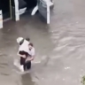 Водитель застрявшей в луже маршрутки вынес пассажиров на руках