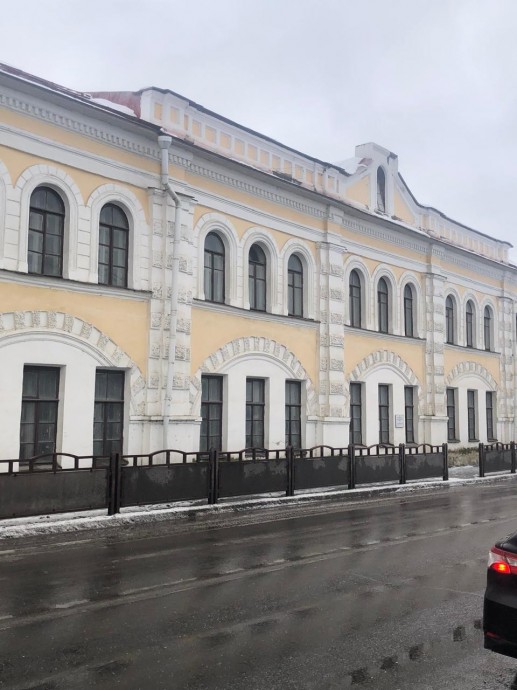 В Рыбинске проверили ход работ по сохранению Мучного гостиного двора