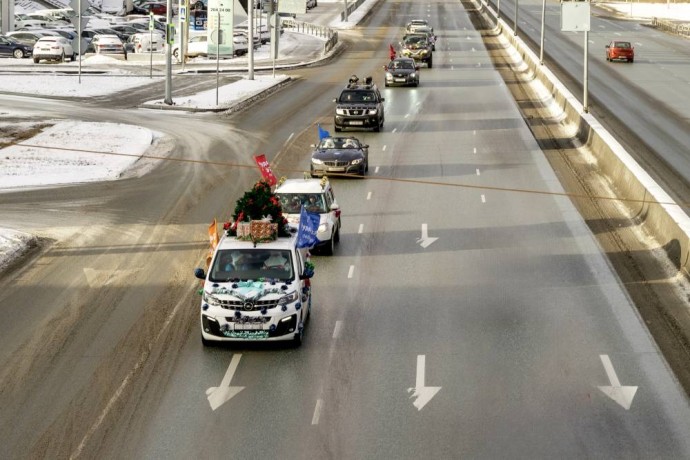 Пермяки встретят зиму автопарадом Дедов Морозов и Снегурочек Пермяки встретят зиму автопарадом Дедов Морозов и Снегурочек