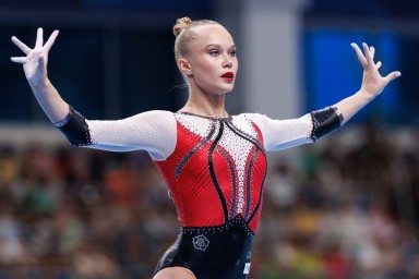 Гимнастка Мельникова выиграла золото на первом за четыре года международном турнире