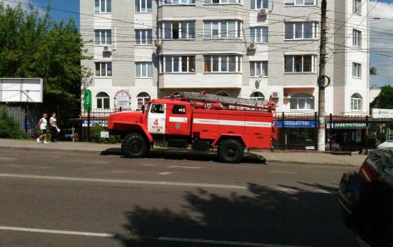 При утреннем пожаре в Курске спасены три человека