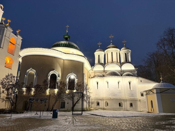 Архитектурная подсветка впервые украсила два ключевых памятника Ярославского кремля Архитектурная подсветка впервые украсила два ключевых памятника Ярославского кремля