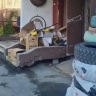 Гору старых покрышек выбросили у жилого дома в Южно-Сахалинске