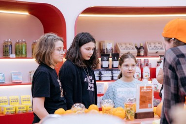 Без вреда для фигуры: какие полезные сладости производят столичные бренды