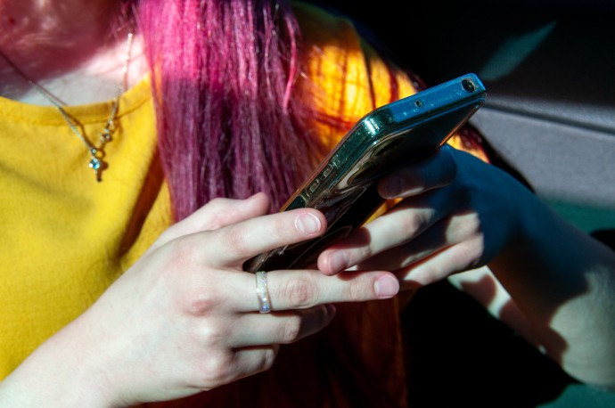 Призывы к суициду назвали главной опасностью для подростков в соцсетях Призывы к суициду назвали главной опасностью для подростков в соцсетях