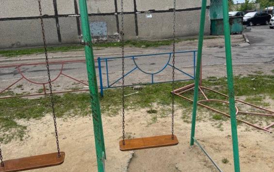 Суд обязал администрацию Курчатова выплатить 200 тысяч рублей семье пострадавшего на качелях ребёнка Суд обязал администрацию Курчатова выплатить 200 тысяч рублей семье пострадавшего на качелях ребёнка