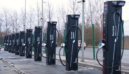 В Москве открылся крупнейший в России зарядный хаб для электромобилей