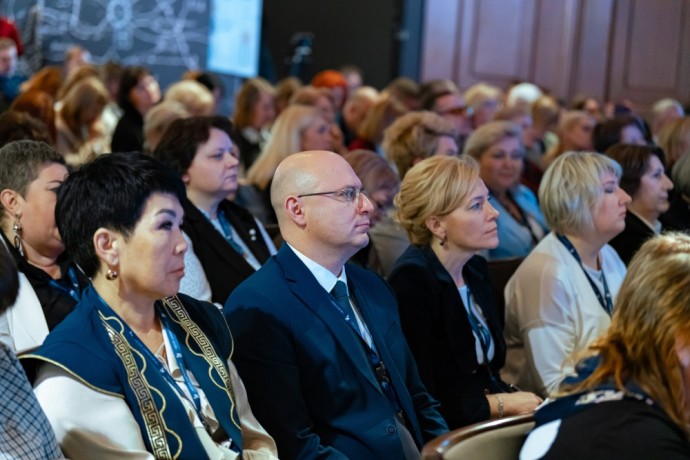 Первая стратсессия «Клуба директоров» объединила руководителей образования со всей России