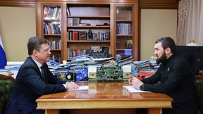 Александр Новак встретился с председателем правительства Чеченской Республики Магомедом Даудовым Александр Новак встретился с председателем правительства Чеченской Республики Магомедом Даудовым