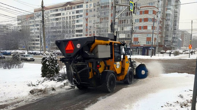В Туле продолжается уборка снега
