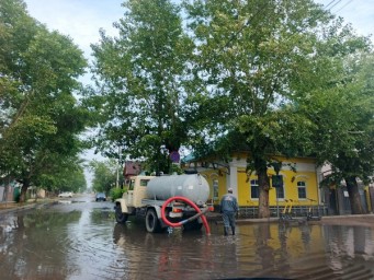 В Улан-Удэ с раннего утра расхлёбывают последствия дождя