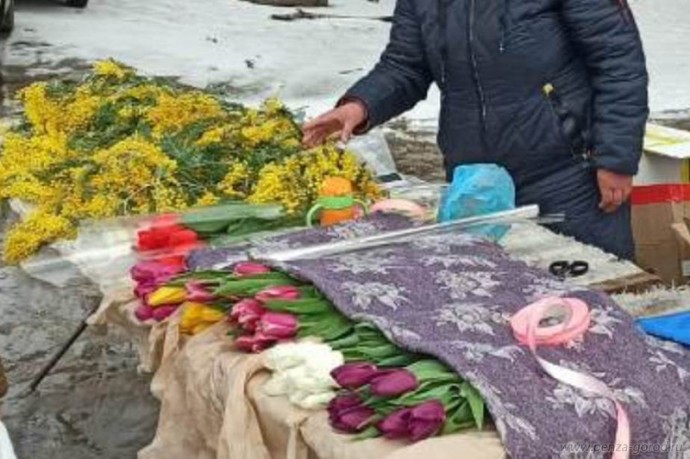 В Пензе разогнали торговцев цветами