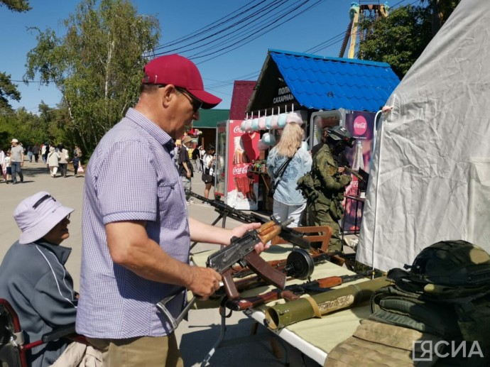 В Парке культуры и отдыха Якутска начал работу пункт отбора граждан на военную службу по контракту