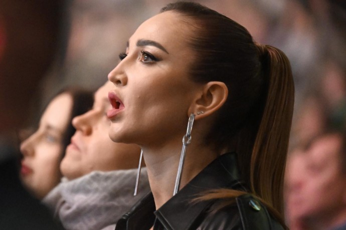 Бузова заявила, что жалобы на недосып помогут побороть усталость