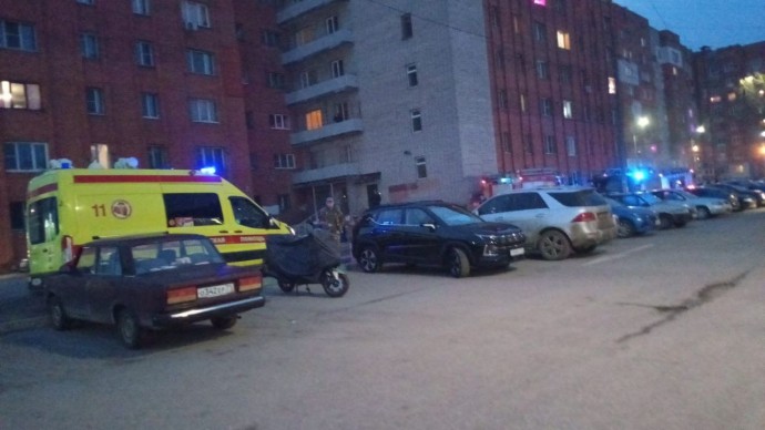 Пожарные потушили огонь в тульском многоквартирном доме