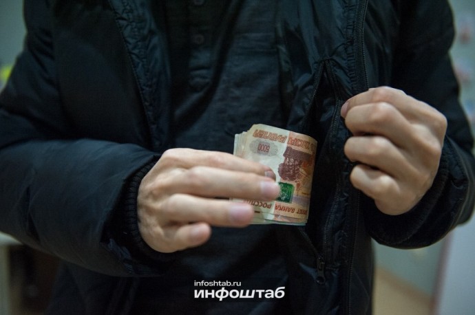 Инженер астраханской электросетевой компании попался на взятках