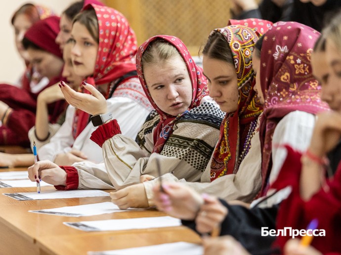 146 человек написали юбилейный, 10-й Большой этнографический диктант в Белгороде