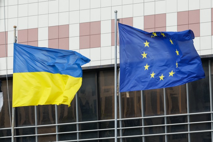 Джабаров назвал поддержку Зеленского европейцами временной и формальной