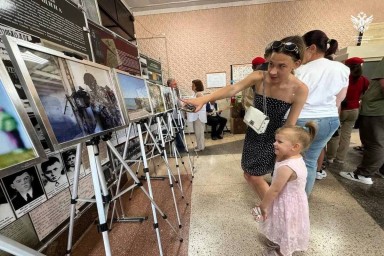 Росгвардейцы организовали фотовыставку для жителей Херсонской области