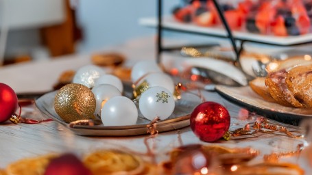 Исследование: 60% компаний Петербурга намерены провести новогодний корпоратив