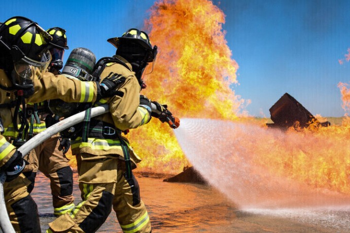 При пожаре в ночном клубе в Индии погибло свыше 20 человек