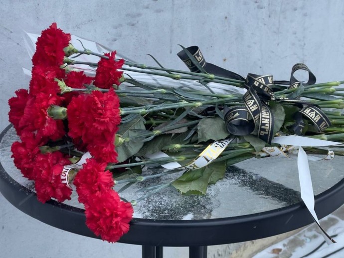 В Белгороде на фасаде дома установили мемориальную доску в честь героя СВО