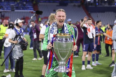 «ПСЖ» с Сафоновым по пенальти победил «Фламенго» и выиграл Межконтинентальный кубок