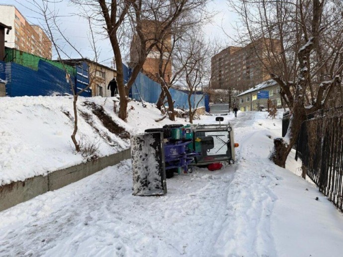 Уборка снега во Владивостока обернулась трагедией