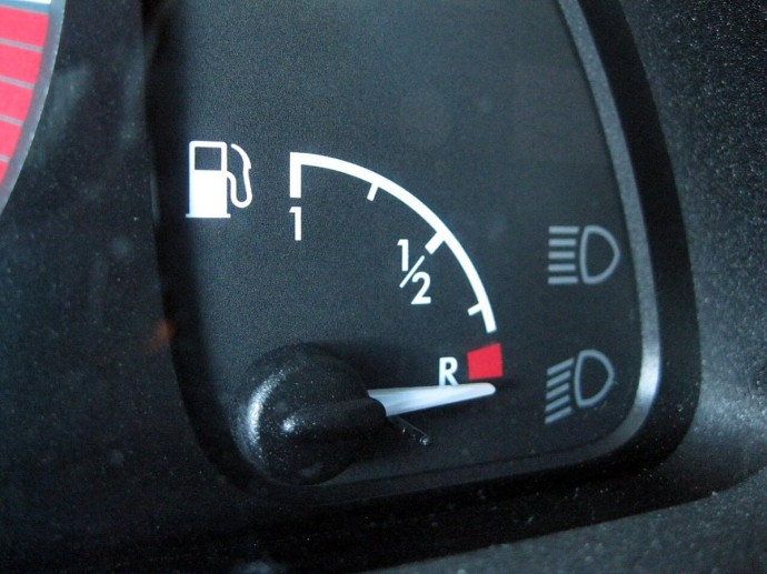 Инженеры: езда с низким уровнем топлива ведёт к поломке насоса и засору системы