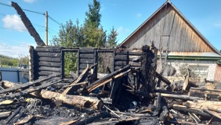 В Башкирии женщина спасла 75-летнюю соседку из горящего дома