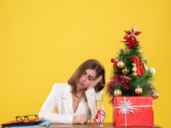 Важно отказаться от максимализма перед Новым годом — психолог Абравитова